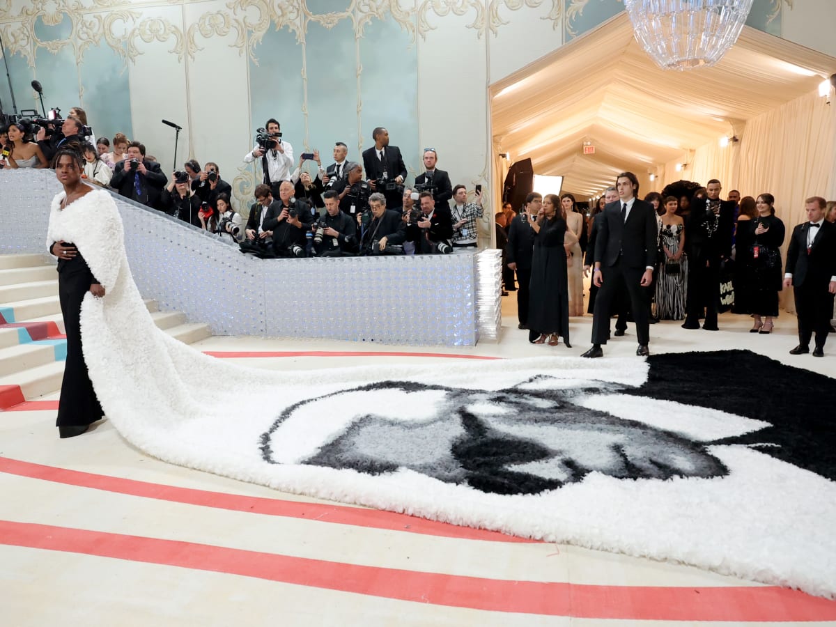 Jeremy Pope Brings the Drama to the 2023 Met Gala With a 30 ...