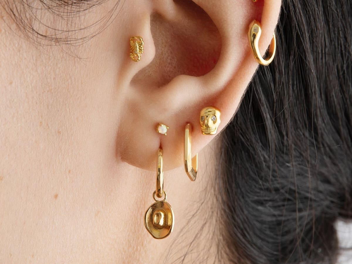 Natural Diamond Stud Earrings Round 2.00 ct. tw. (G-H, VS1-VS2) 14k White  Gold 4-Prong Basket - DiamondStuds.com