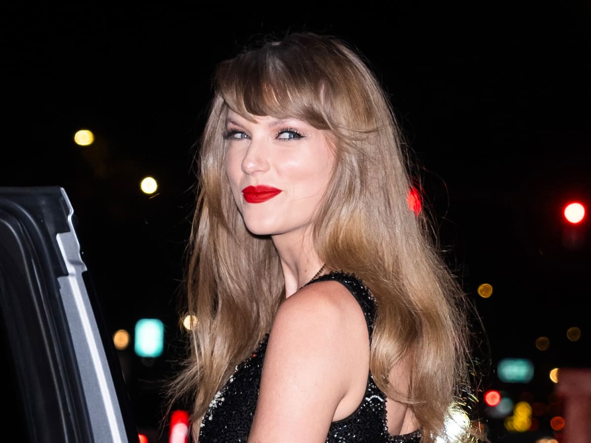 Taylor Swift wears heels, minidress for 34th birthday with Blake Lively