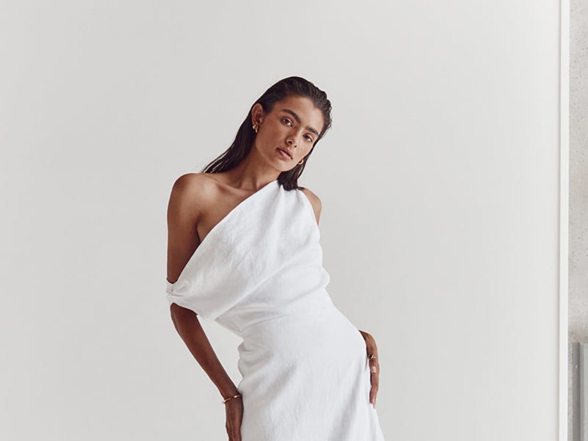 The Comfy Chic Linen Dress That s Made for Heat Waves Fashionista