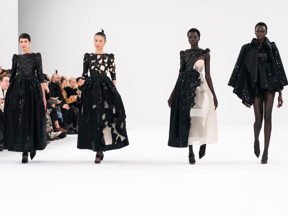 【VIKTOR & ROLF】 HAUTE FANTAISIE TT035\tBLACK Viktor & Rolf