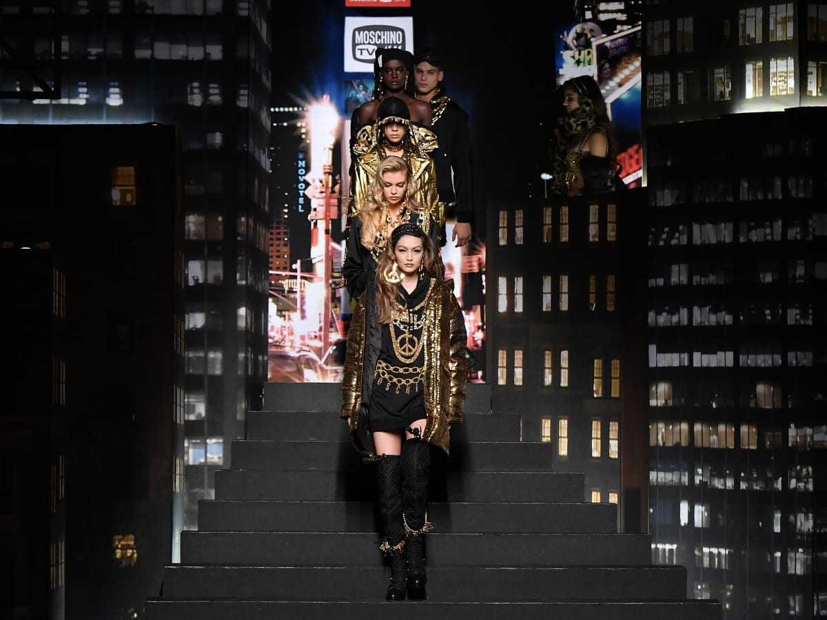 H & deals m moschino