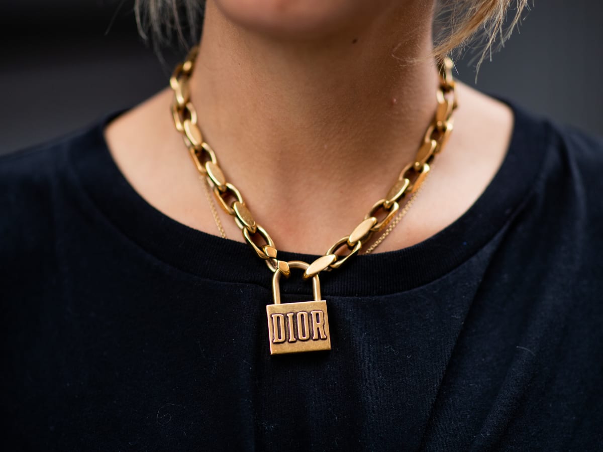 Chain with a sale lock necklace