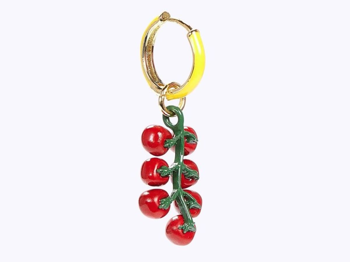 This Tomato Dangle Earring Is a Delicious New Addition to Alyssa s