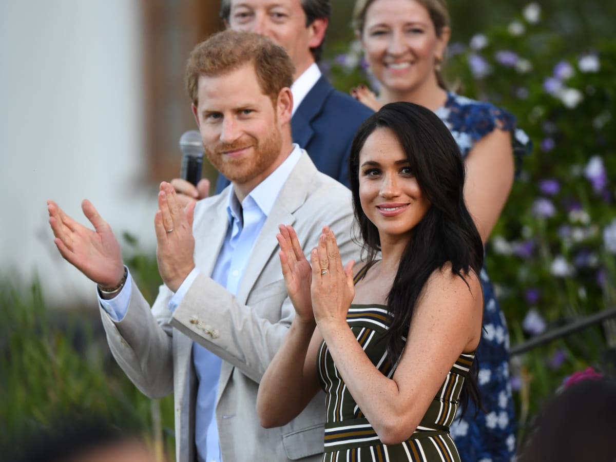 Meghan markle martin grant store dress
