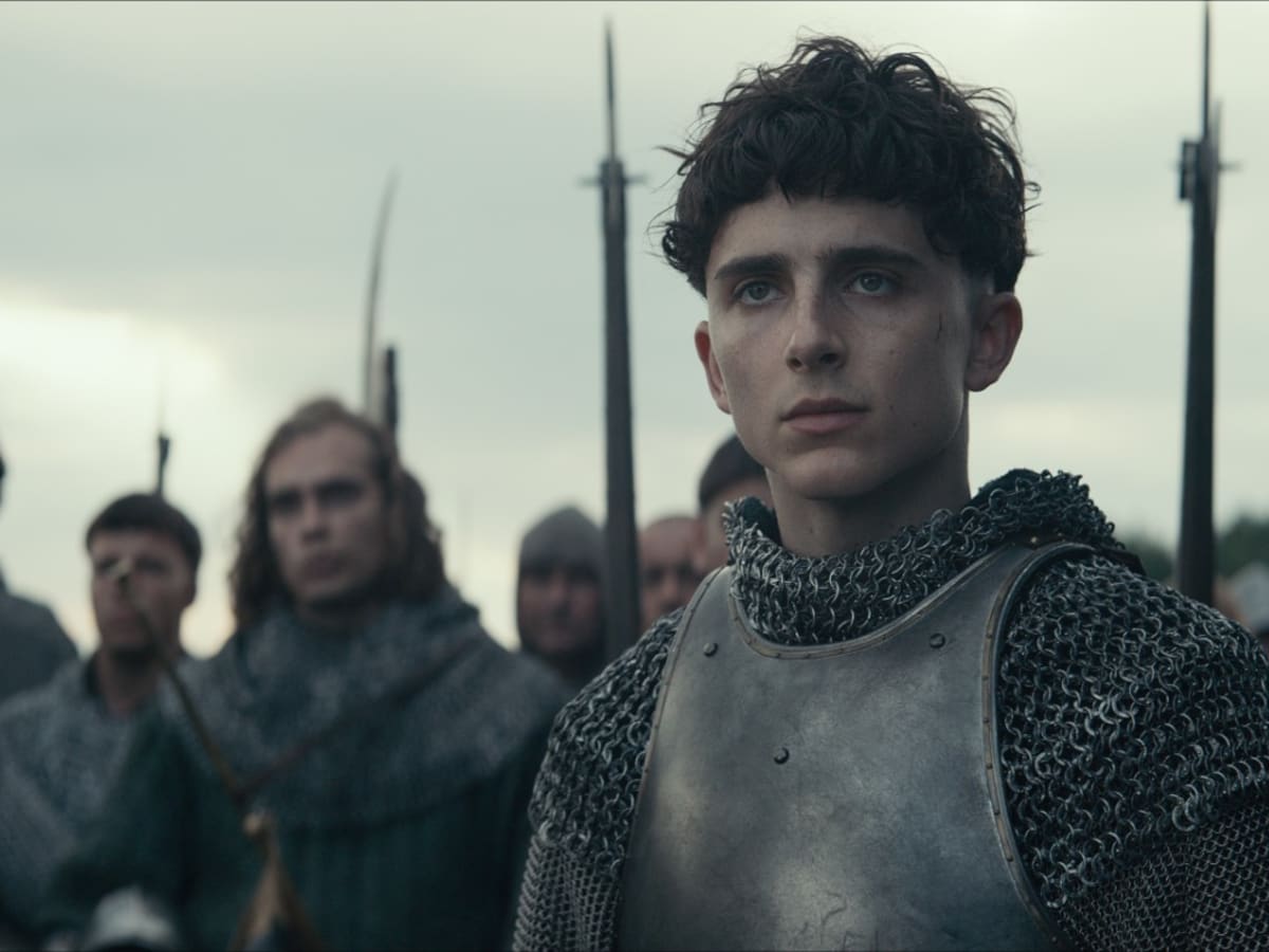 Timoth e Chalamet Wears the 15th Century Version of a Cool Denim