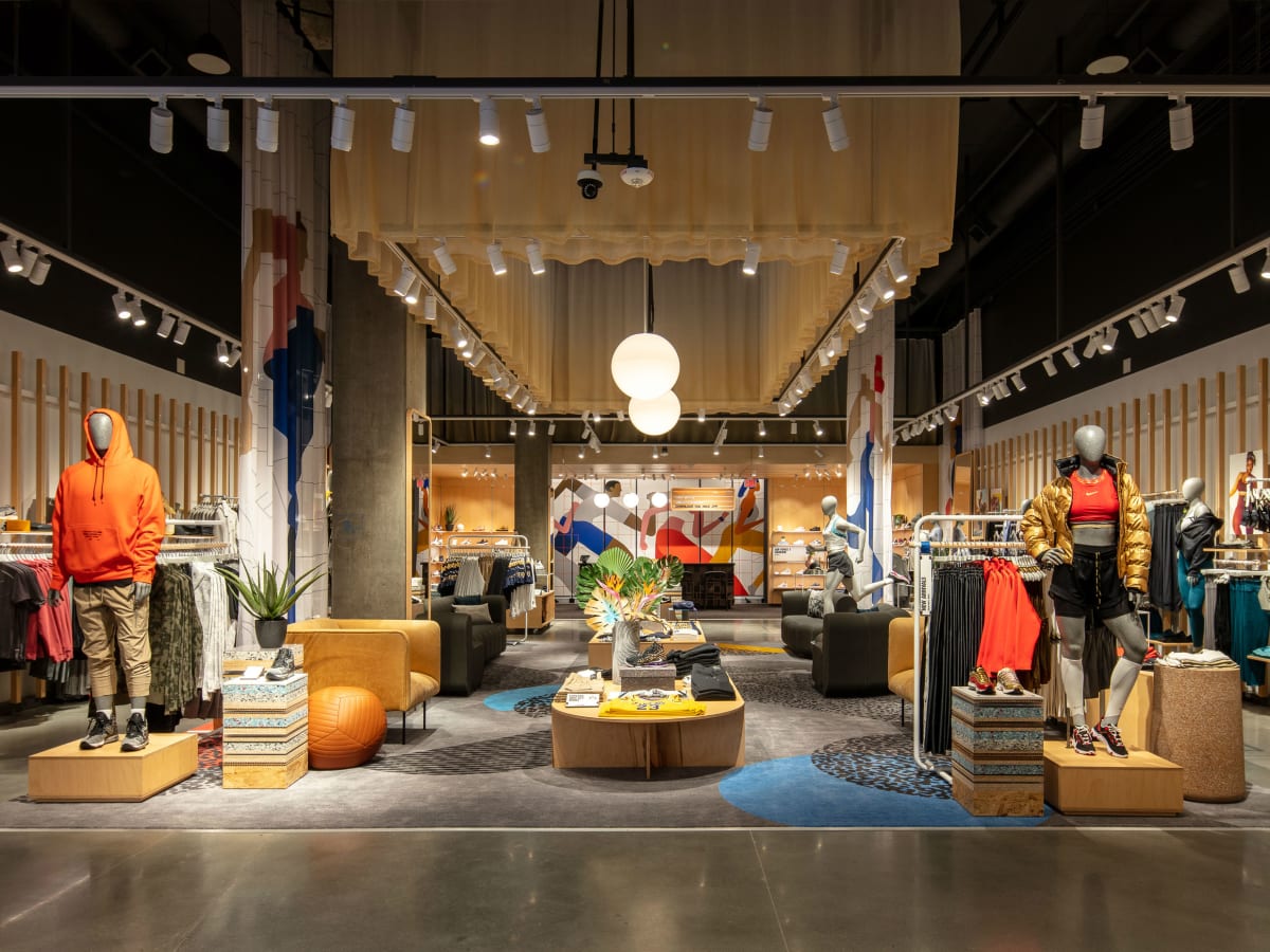 Nike outlet shop downtown long beach