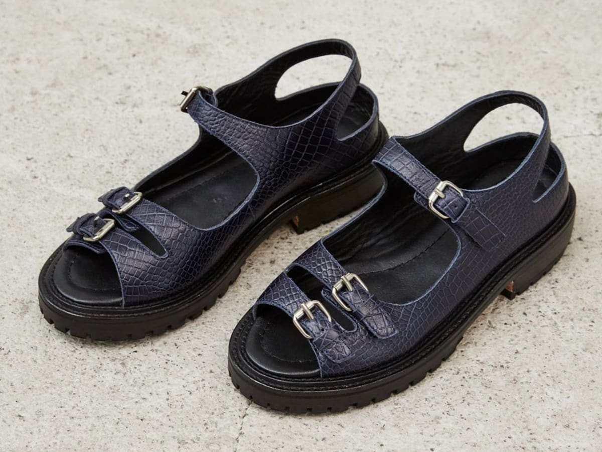 Adams sandals outlet