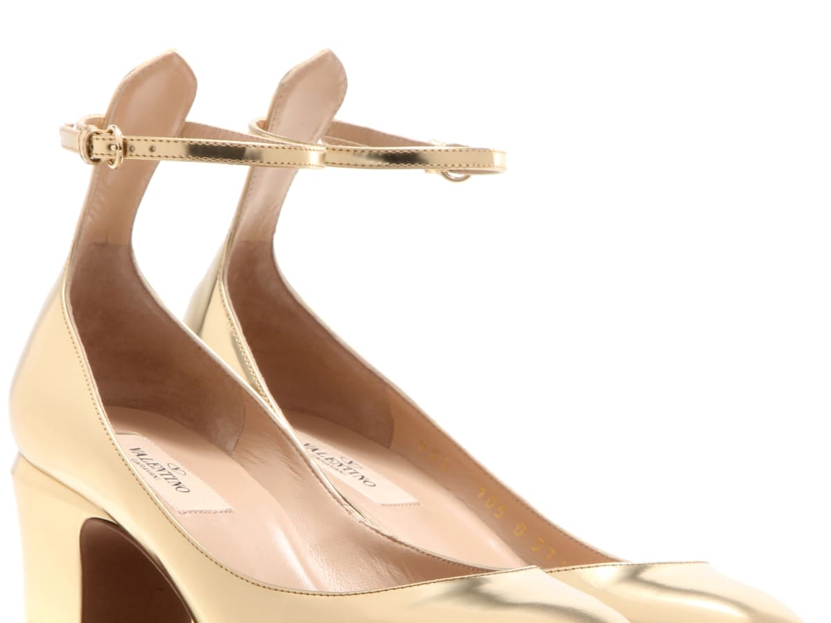 Valentino tango clearance pump sale