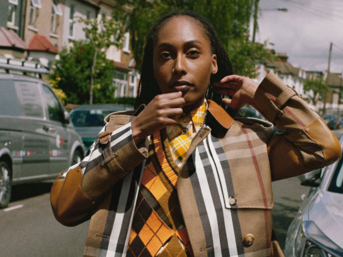Burberry lookbook online