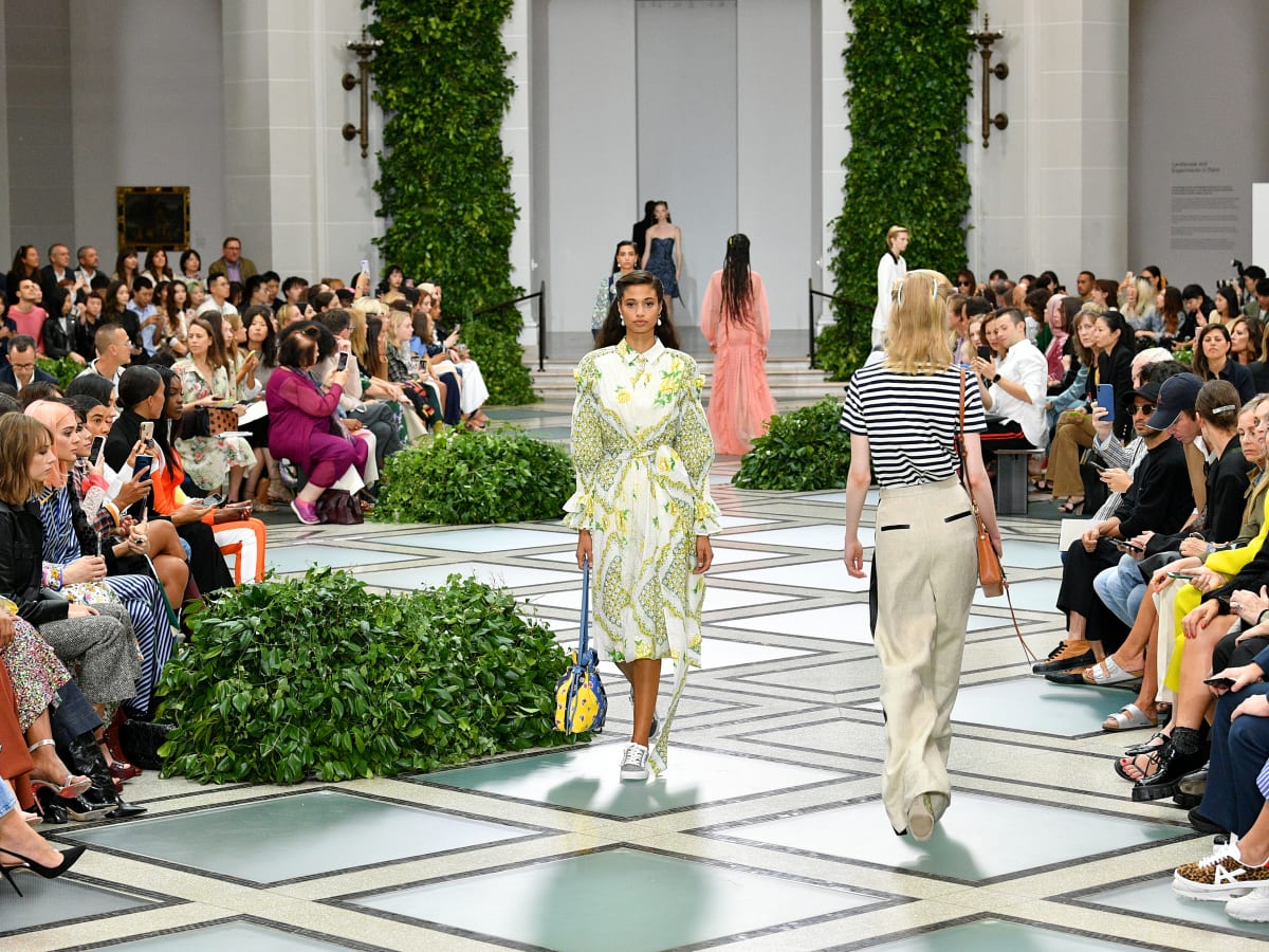 Tory burch show store