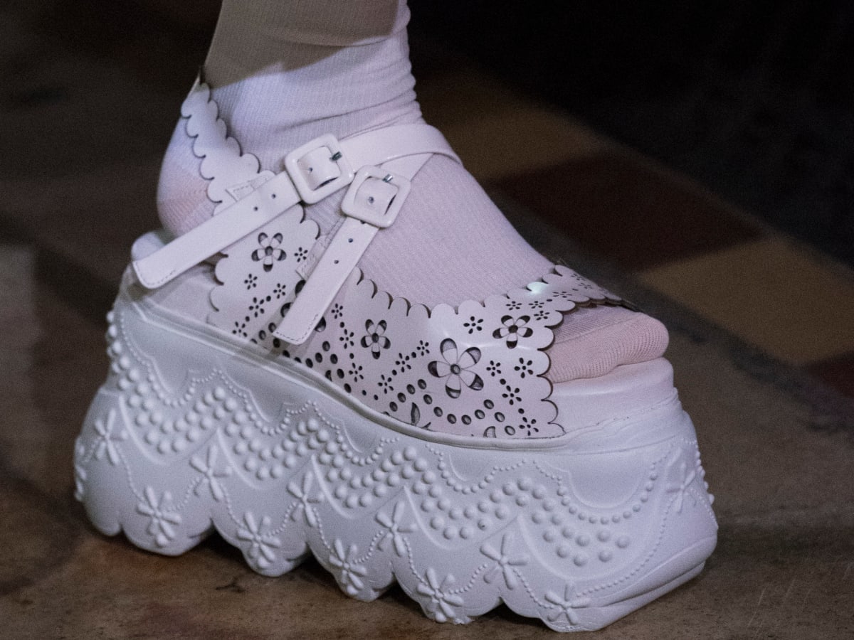 Fashionista s Favorite Shoes From the London Spring 2022 Runways
