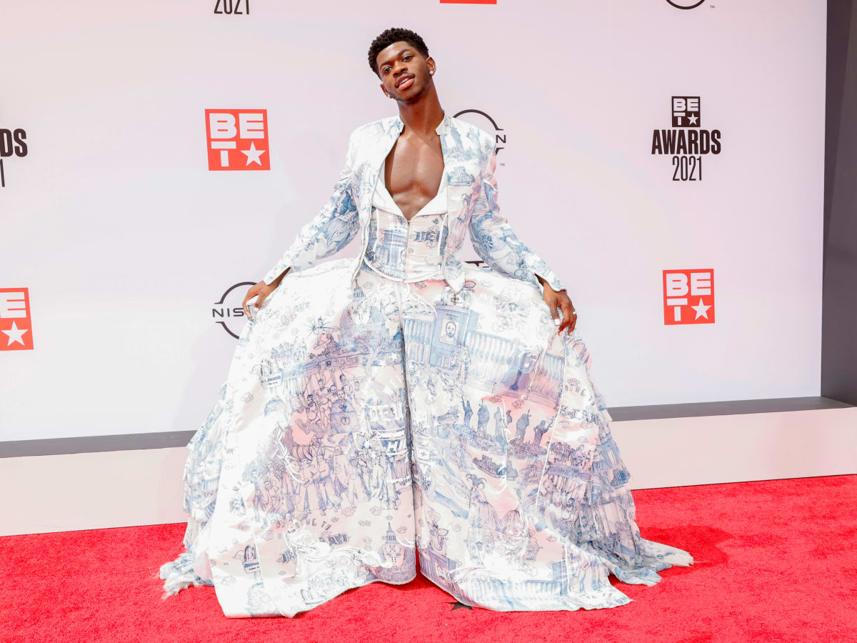 Bet award red hot sale carpet