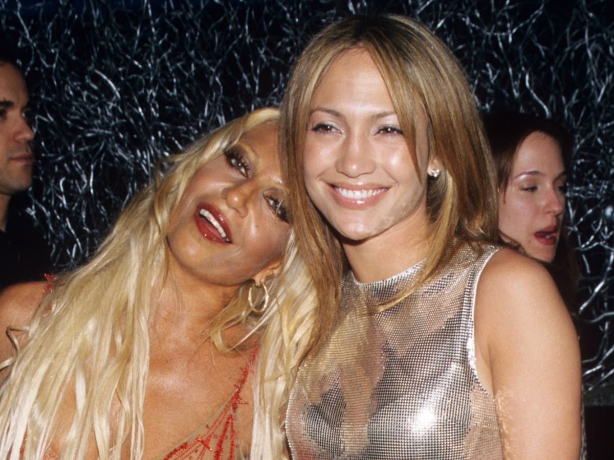 Great Outfits in Fashion History Jennifer Lopez Wearing a