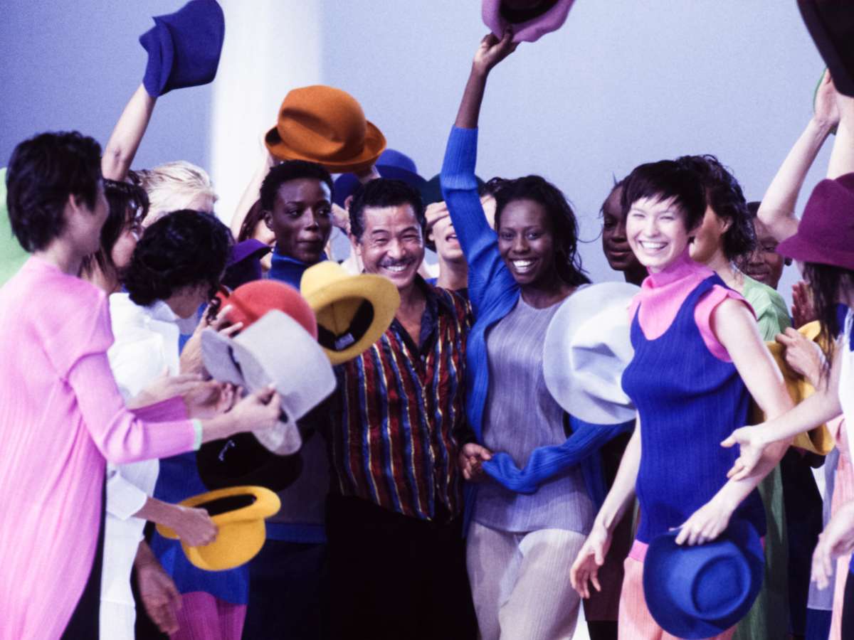 issey-miyake-fashion-show-1993.jpg