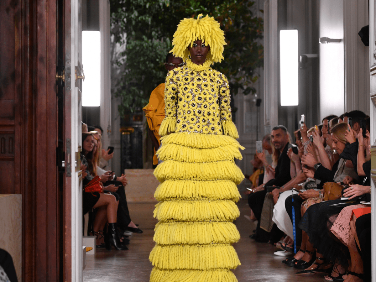 valentino black dress 2019