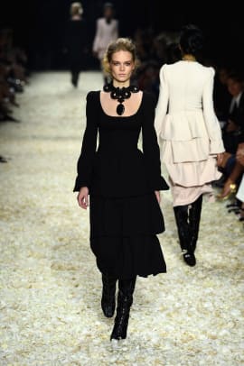 Tom Ford Puts On a Beautiful, Highly-Produced Fall Show in L.A. -  Fashionista