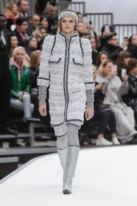 See Every Single Look from the Space-Themed Chanel Fall 2017 Runway