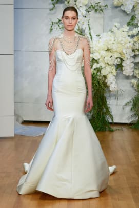 monique-lhuillier-spring-2018-bridal-pearls-gown