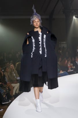 Rei Kawakubo Explored the Theme of 'Invisible Clothing' at Comme des ...