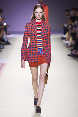 Versace Served up Clashing Prints and Early-Aughts Clubwear for Spring ...