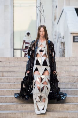 File:Rick Owens Paris Fashion Week RTW Spring Summer 2019 (cropped