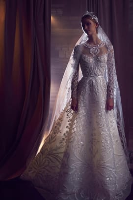 elie-saab-embellished-wedding-dress-fall-2018-bridal
