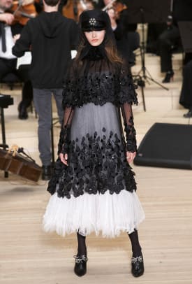 Chanel Pre Fall 2018 Métiers d'Art Collection Show in Hamburg (Chanel)