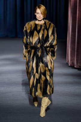 The Givenchy Fall 2018 Women's Collection Is Fit for a Film Noir Femme ...