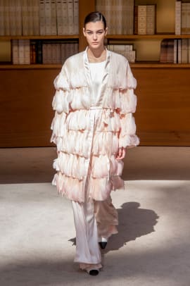 The Best Looks From Chanel Fall/Winter 2019 Runway – StyleCaster