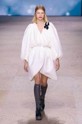 Nicolas Ghesquière Earns a Standing Ovation for Louis Vuitton Spring ...