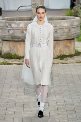 Chanel's Haute Couture Spring 2020 Collection Draws Inspiration From the  French Countryside - Fashionista