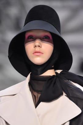 Valentino Shows Colorful Smoky Eyes and Wispy Flyaways for Fall 2019 ...