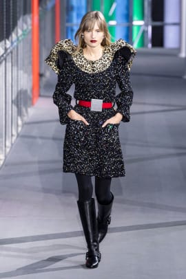 Louis Vuitton Takes Us on a Funky '80s Time Warp for Fall 2019 - Fashionista