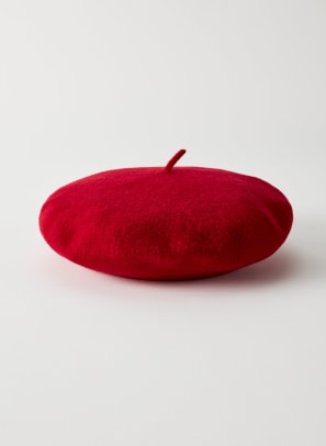aritzia red hat
