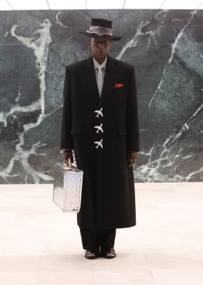 MANIFESTO - VIRGIL ABLOH FLEXES SOME SIXTH SENSE: Louis Vuitton's  Fall-Winter 2021 Menswear