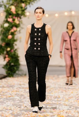 chanel-spring-2021-haute-couture-collection-review-2
