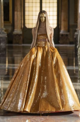 Pierpaolo Piccioli Presents a More Relaxed Vision for Valentino Couture ...