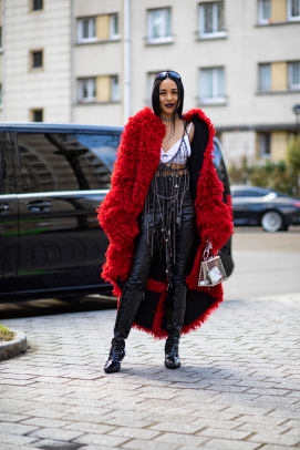 Showgoers Wore Feathers — Yes, Feathers — on Day 8 of Paris