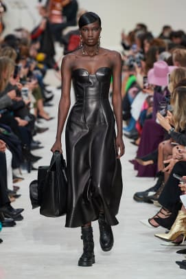 Pierpaolo Piccioli Glamorizes the Goth Look for Valentino Fall 2020 ...