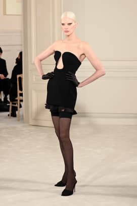 Valentino-Haute-Couture-Spring-2022-1