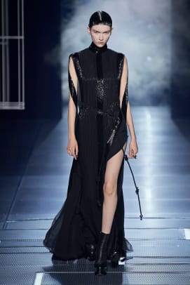 fendi-haute-couture-spring-2022-look-1