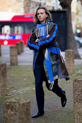london-fashion-week-street-style-fall-2022-1