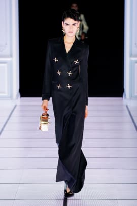 moschino-fall-2022-collection-review-2