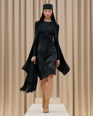 Burberry Autumn_Winter 2021 Womenswear Collection - Look 45 - Xue_001