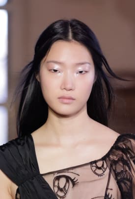 28 Bridal Hair and Makeup Ideas Straight From the Fall 2023 Runways ...