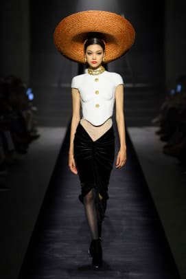 Schiaparelli_FW2223_look_05