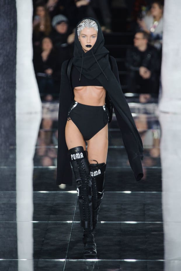 A Review Of Rihanna S Fenty X Puma Show As Told By Rihanna Gifs Fashionista