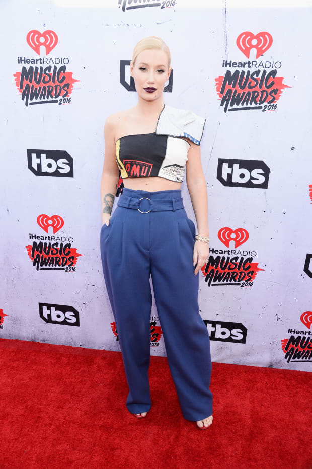 At the 2016 iHeartRadio Music Awards, Pants Were a Popular Choice