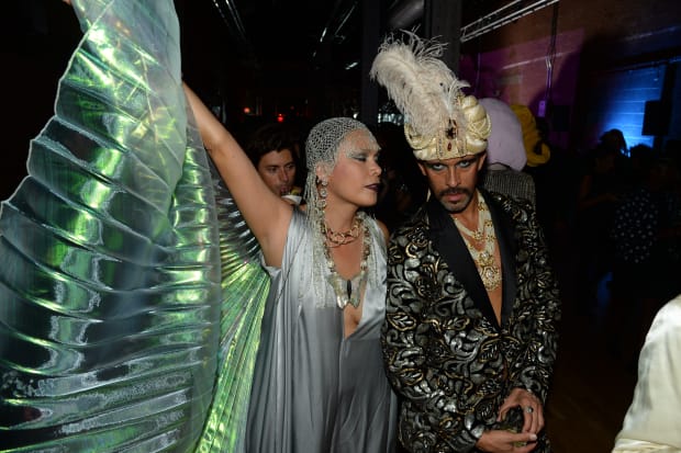 Marc Jacobs Revived His Early-Aughts Party Tricks at His “Perfect  Fragrance Fete